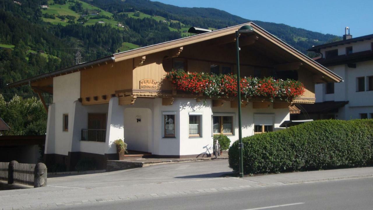 Haus Waldner Apartamento Aschau Im Zillertal Exterior foto